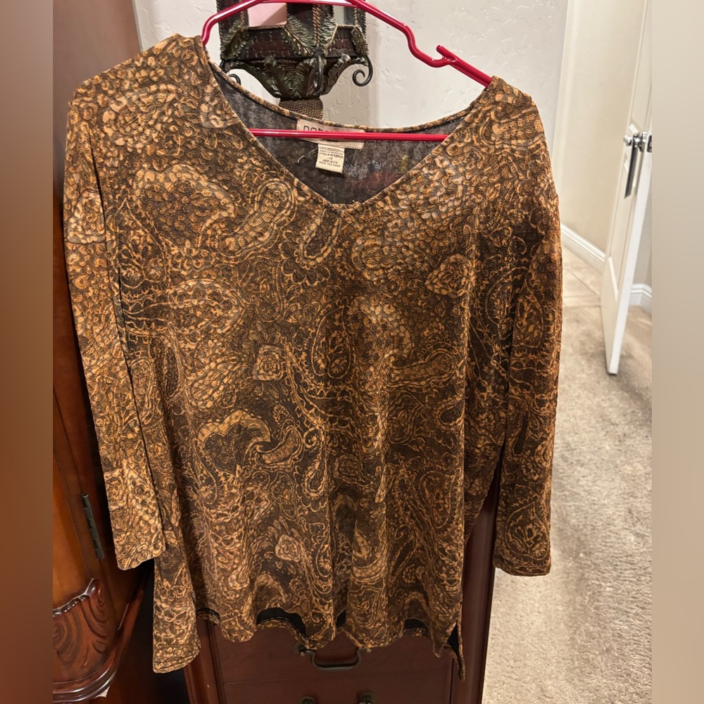 Notations Brown and Gold Paisley Long-Sleeve V-Neck top